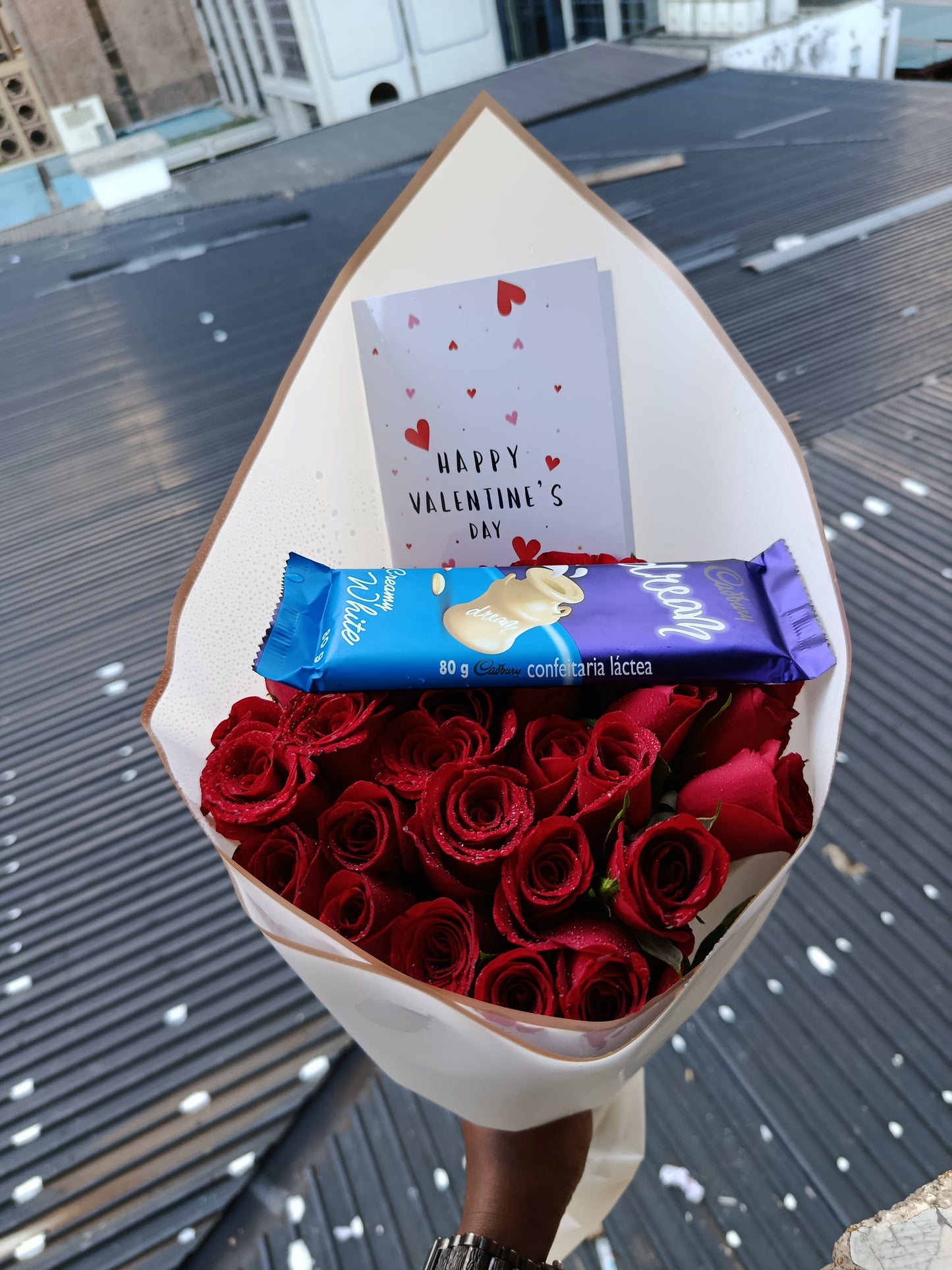 RED ROSES & CHOCOLATE COMBO