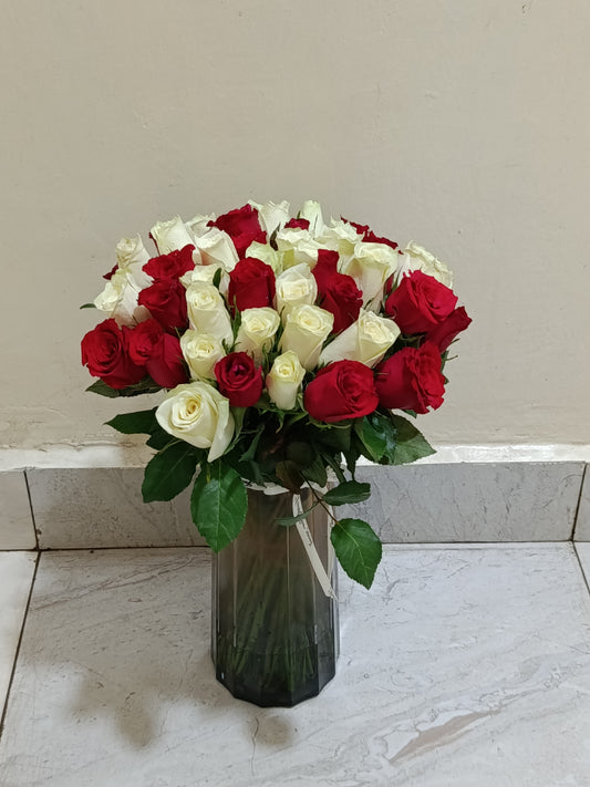 BEAUTIFUL ROSES VASE ARRANGEMENT