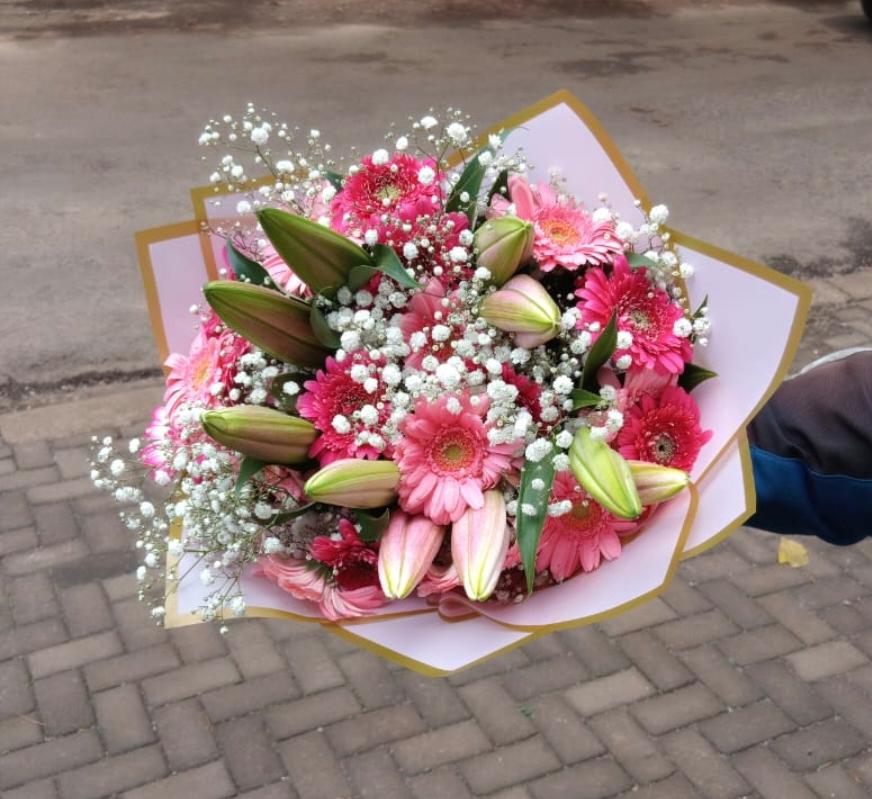 HER MAJESTY BOUQUET