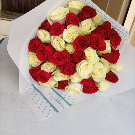 Red & White Roses Bouquet