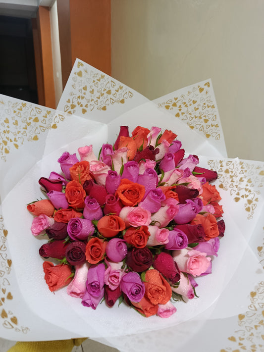 80 DELIGHTFUL MIXED ROSES