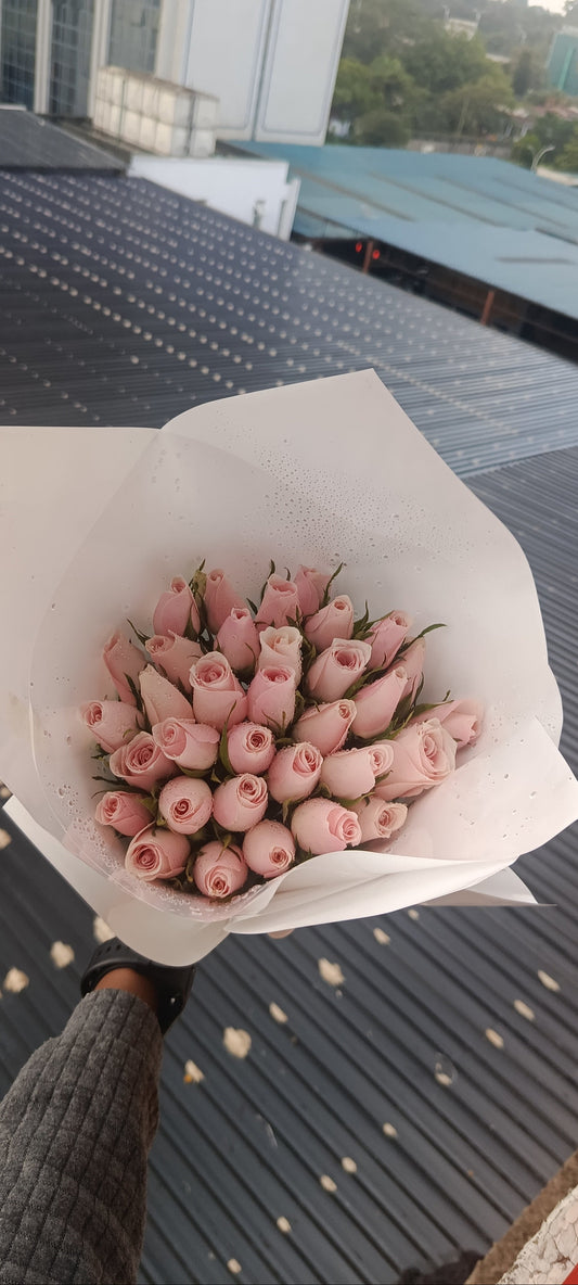 BLUSH PINK ROSES BOUQUET