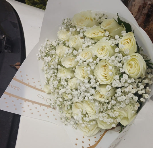 WHITE ROSES LOVE