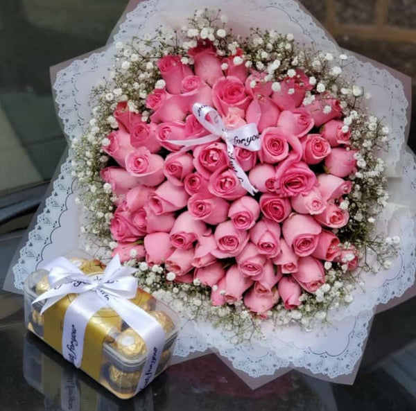 PINK ROSES & FERRERO CHOCOLATES