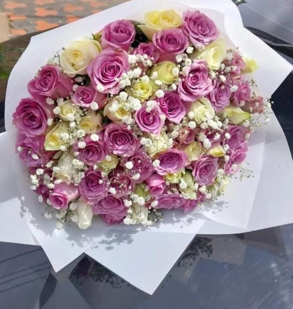 WHITE & PURPLE ROSES WITH BABY BREATH