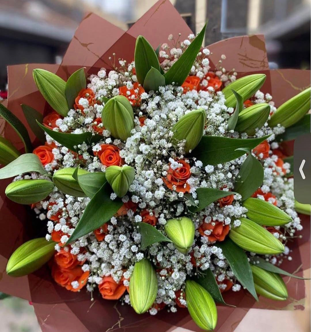 LILIES BREATHS SPREAD